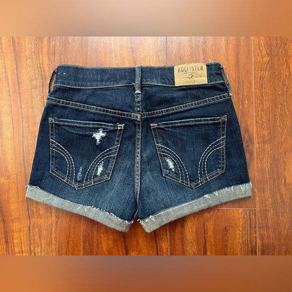 NWT Hollister Women's Distressed Dark Blue Jean Shorts Size 0 25 - Picture 3 of 3